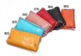 糖果色的雙生魅力 新款雙拉鏈斜挎包與手拿包的時(shí)尚演繹